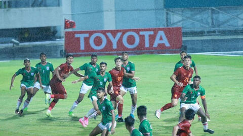 U23 Thái Lan đè bẹp đối thủ, đua vé đi tiếp đầy quyết liệt với Malaysia