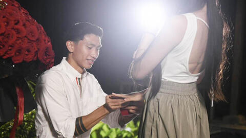 Đoàn Văn Hậu nói lời cảm động khi cầu hôn Hải My