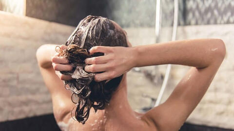 Tại sao không nên tắm ngay trước khi đi ngủ?