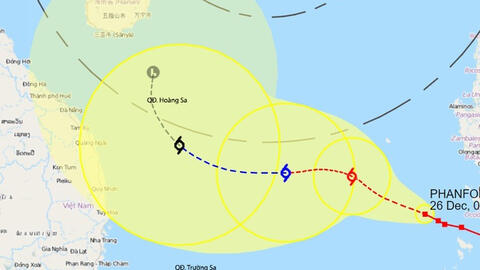 Bão Phanfone vào biển Đông với sức gió mạnh nhất