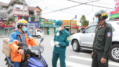 Trường hợp lớn tiếng chửi lực lượng chống dịch bị xử lý như thế nào?