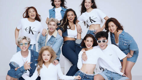 Mai Ngô tung ảnh ăn mừng bên 9 học trò, tiện thể "cà khịa" luôn team Luna Đào nổ đơn ảo!