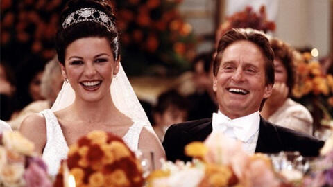 Độc lạ hôn nhân: Người đàn ông sống chung với cả vợ mới lẫn vợ cũ sau khi ly hôn!