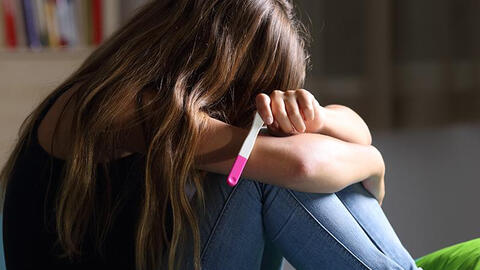 Làm người dưới 16 tuổi có thai sẽ bị xử lý ra sao?