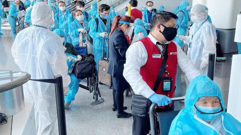 Đã đến lúc từng bước mở lại các đường bay để phục hồi ngành hàng không.