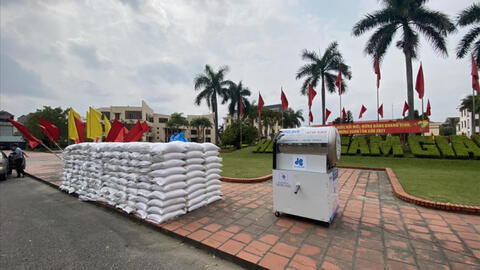 Cây ATM gạo tiếp sức người dân chống dịch đã được lắp tại huyện Cẩm Giàng, Hải Dương