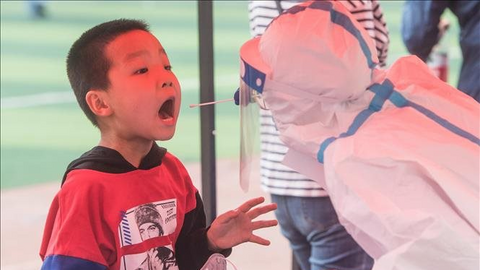 Đối tượng trẻ em nào có nguy cơ mắc COVID-19 dễ chuyển nặng?