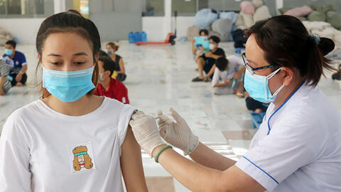 Hà Nội: Tiếp tục tiêm vắc xin cho trẻ theo lộ trình