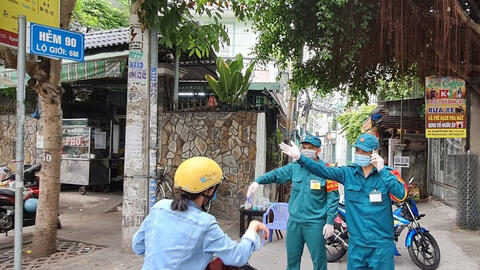 TP.HCM phong tỏa chợ Phạm Văn Hai, tìm người đến chợ Trường Thạnh, Bình Điền