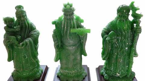 Cách bày tượng Phúc Lộc Thọ để thu hút nguồn năng lượng may mắn cho cả gia đình