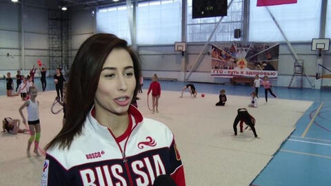 Nhà vô địch Olympic sạt nghiệp do châm nến ăn mừng làm cháy nhà