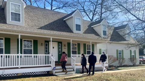 Nỗi thống khổ của người Mỹ khi đi mua nhà trong bối cảnh lãi suất tăng, nguồn cung eo hẹp