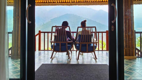 Thanh Hằng khoe ảnh hai vợ chồng đi du lịch, chỉ nói 1 câu cũng đủ biết ông xã giàu thế nào