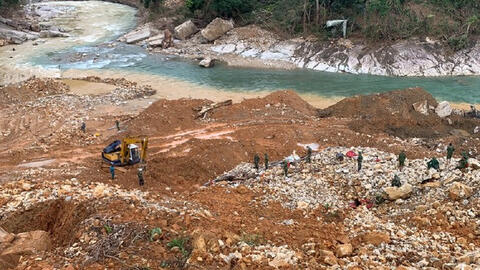 Công an và quân đội nối lại công tác tìm kiếm 12 người mất tích ở Rào Trăng 3