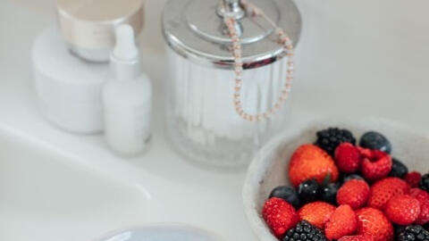 Chống lão hóa da bằng mặt nạ từ việt quất, mâm xôi