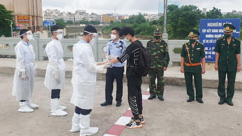 Bộ trưởng Bộ Y Tế: Thần tốc khoanh vùng, cách ly tế khi phát hiện COVID-19 tại cộng đồng