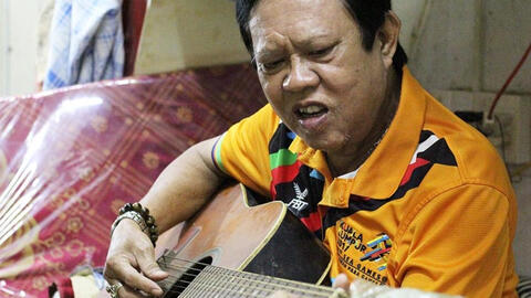 "Ông vua nhạc sến" Vinh Sử đang nguy kịch vì ung thư đại tràng