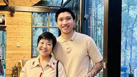 Đoàn Văn Hậu lần đầu gặp MC Thảo Vân ở ngoài, dân mạng nhận xét giống nhau như mẹ con, người trong cuộc nói gì?