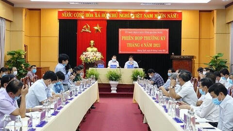 Đi chung chuyến bay, 8 cán bộ tỉnh Quảng Ngãi là F1 của nữ nhân viên mắc COVID-19