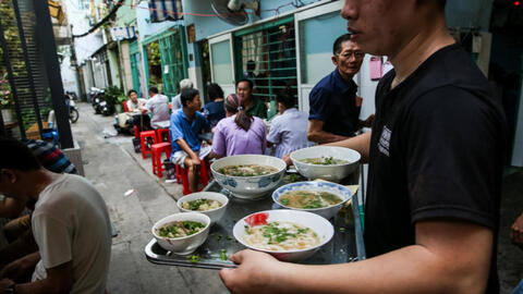 Phở Dậu, tiệm phở duy nhất ở Sài Gòn không có rau giá ăn kèm!