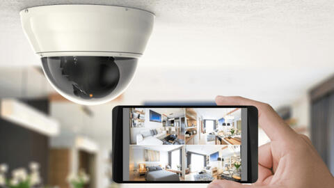 Tá hỏa khi camera an ninh phản chủ