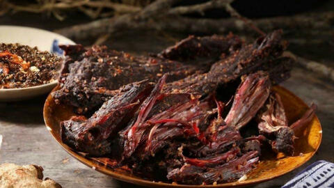 Thịt trâu gác bếp - Món ăn ngày Tết của người Thái Tây Bắc