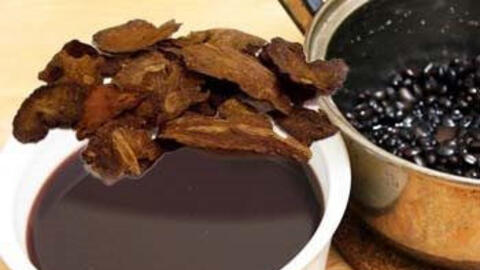 3 bài thuốc trị rụng tóc, hói đầu, tóc bạc sớm từ hà thủ ô