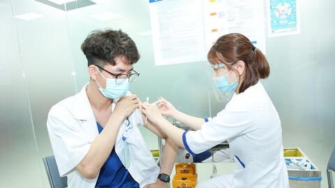 TP.HCM chuẩn bị tiêm vaccine cho người từ 12-18 tuổi