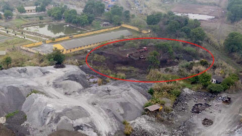 Hàng nghìn tấn chất thải công nghiệp hàng chục mét nằm giữa trung tâm Thái Nguyên