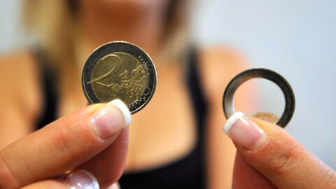 Đồng euro giả tràn ngập Kosovo, người dân thà tiêu dùng còn hơn nộp ngân hàng, coi như 'đồng tiền riêng' mới