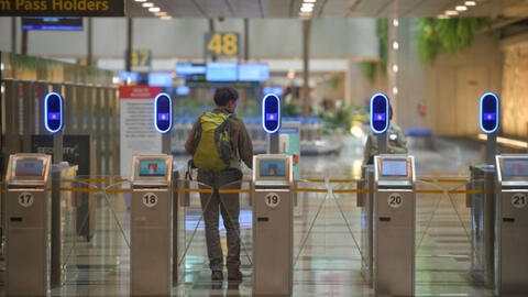 Vì sao từ "hình mẫu" chống dịch Singapore trở thành tâm dịch lớn nhất khu vực?