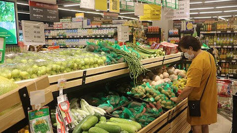 Bách hóa Xanh hứa hoàn trả chênh lệch do tăng giá, đền khách hàng thêm 100.000 đồng/lần mua hàng