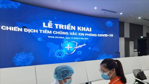 TP.HCM nhắn tin nhắc người dân đi tiêm ngừa vaccine COVID-19
