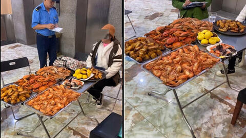 Hà Nội: Nhóm khách đi ăn buffet 'đút túi' 10kg hải sản mang về