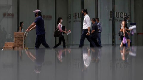 Malaysia nới lỏng hạn chế Covid-19, Singapore mở cửa biên giới