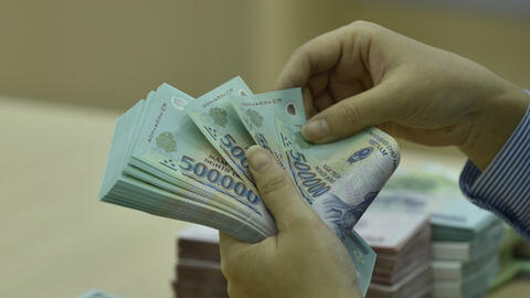 Chứng khoán tưng bừng thưởng Tết, có nơi lên đến 26 tháng lương