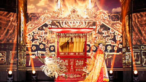 “Lễ hội văn hóa" bùng nổ trong đêm Trang phục dân tộc Miss Grand Vietnam 2023: Hết trống lân, cà kheo đến cải lương, hát bội