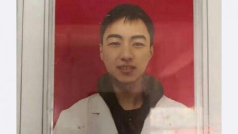 Bác sĩ 28 tuổi qua đời vì kiệt sức khi đối phó với virus corona