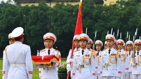 Thiêng liêng nghi lễ thượng cờ tại Quảng trường Ba Đình