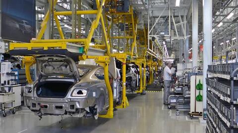 Bentley, Bugatti và Jaguar Land Rover đóng cửa vì COVID-19