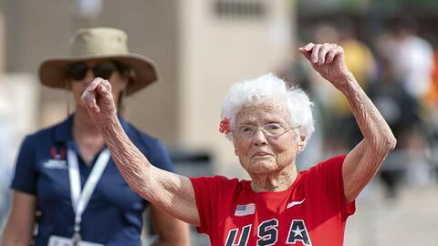 Cụ bà 103 tuổi vô địch giải chạy bộ nước Mỹ chia sẻ bí quyết sống lâu và hạnh phúc
