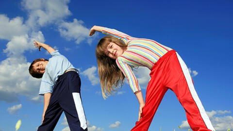 Vì sao tỉ lệ dậy thì sớm xuất hiện ở các bé gái nhiều hơn 10 lần so với các bé trai?