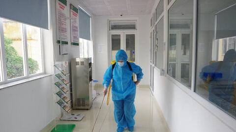 Ca nhiễm biến thể Omicron đầu tiên ở Việt Nam ra viện