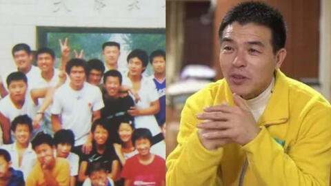 Bị gọi là "kẻ ngốc" suốt 29 năm vì "làm bố của những cục nợ", người đàn ông vẫn hăng say viết lại cuộc đời cho 276 đứa trẻ