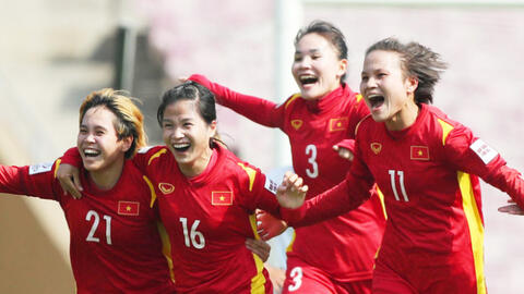 Đội tuyển bóng đã nữ Việt Nam nhận mưa tiền thưởng sau lập kỳ tích World Cup