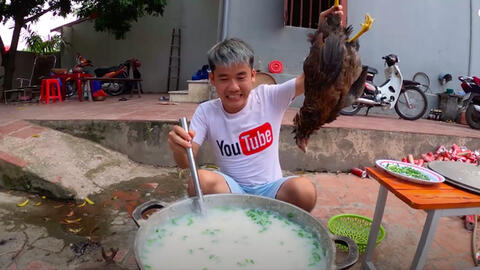 Sở TT&TT Bắc Giang vào cuộc làm rõ vụ việc con trai bà Tân Vlog nấu cháo gà nguyên lông