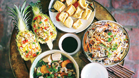 Cỗ chay chùa Phụng Thánh