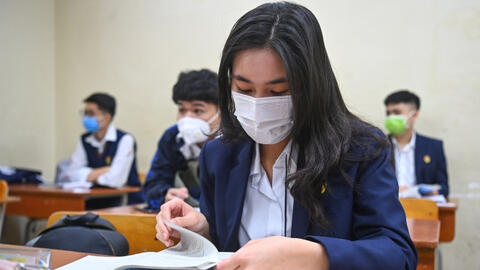 Học sinh Hà Nội lớp 7 đến 12 đến trường từ 8/2