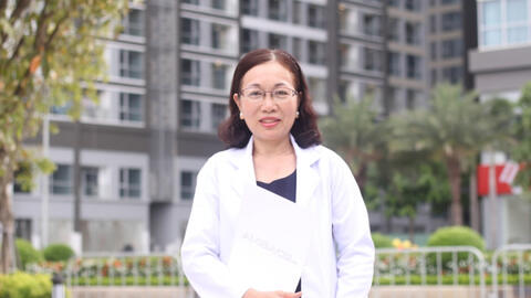 Bác sĩ chuyên khoa nhi hướng dẫn về tiêm phòng vắc-xin cho trẻ sơ sinh