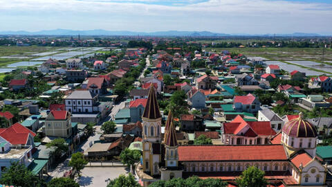Người ta chọn đi, vì họ làm gì biết đến lựa chọn khác